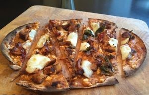 healthy BBQ chicken pizza